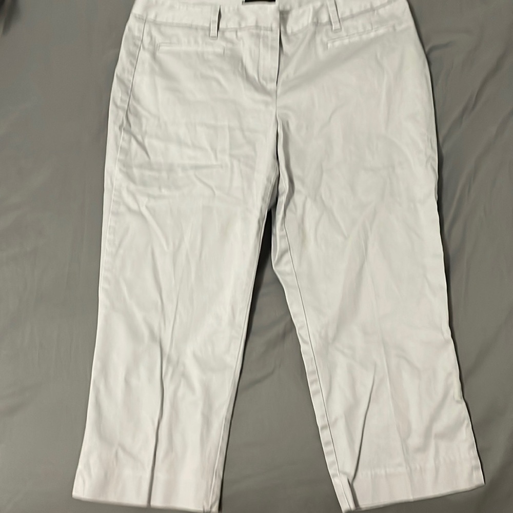 Attention Modern Fit Capris